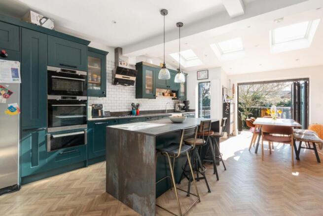 67 Grantham Road Ph3.jpg