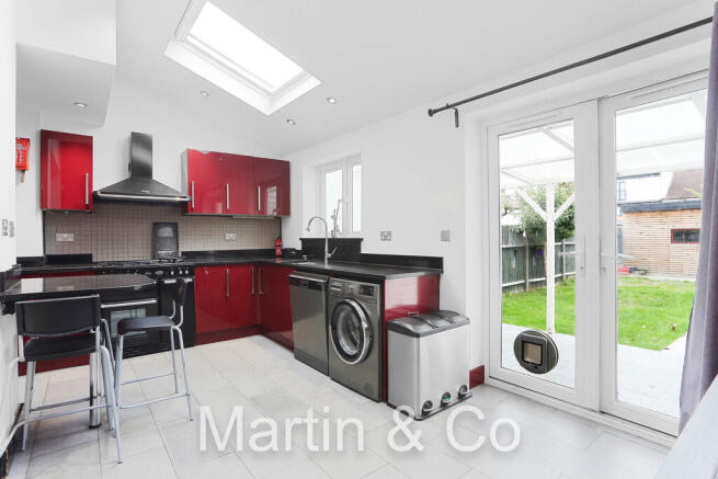 1552118070 - 33 T...