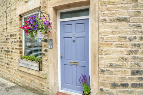 BUSINESS & COTTAGE - Platt Street, Padfield The Little Padfield Cattery