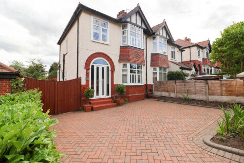Spire Hollin, Glossop