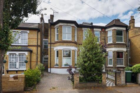 Forest Drive East, Leytonstone, E11