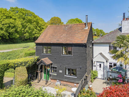 Appletree Dell Dog Kennel Lane, Rickmansworth, WD3