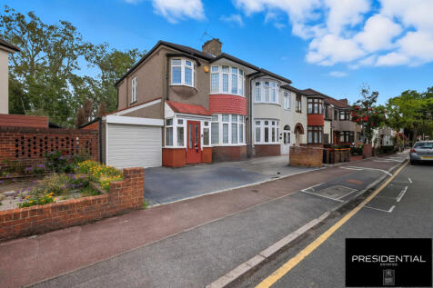 Clare Gardens, Barking, IG11