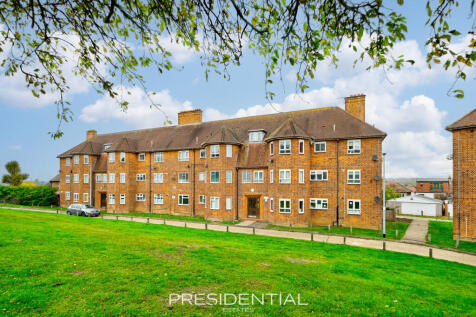 Woodbridge Court Vicarage Road, Woodford Green, IG8