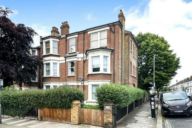 Flat 4 Thurleigh Mansions, 33 Thurleigh Road, Balham, London SW12 8UA