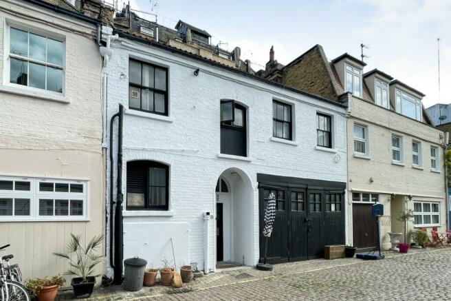 35 Lancaster Mews, Bayswater, London, W2 3QF