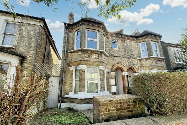 52b Sistovia Road, Balham, London SW12 9QS