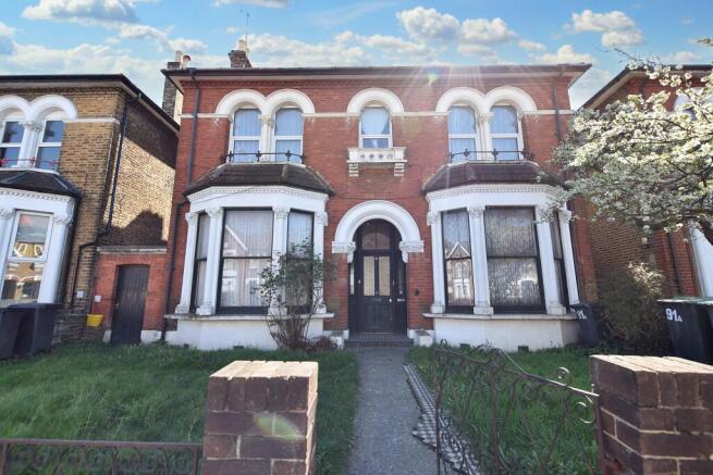 Flat 2, 91 Brigstock Road, Thornton Heath, Surrey    CR7 7JL