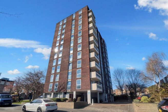 11 Maybourne Grange, Turnpike Link, Croydon, CR0 5NH