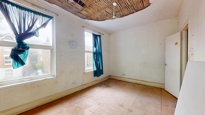 Flat 5B Birkbeck Grove, Acton, London, W3 7QD