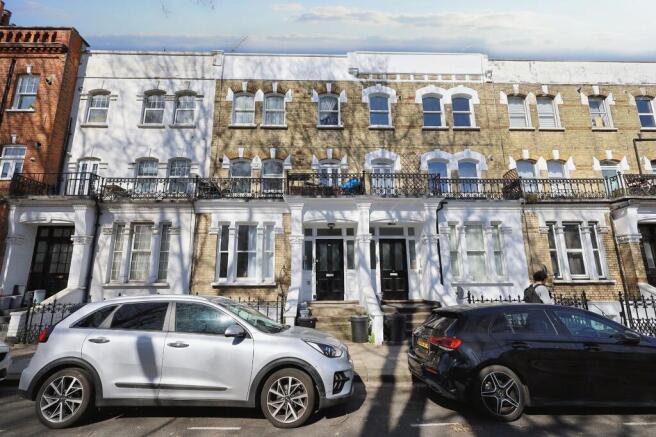 114A Barons Court Road, Barons Court, London W14 9DX