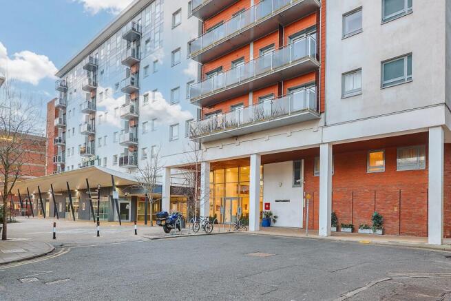 Flat 415 Becket House, New Road, Brentwood, Essex CM14 4GA