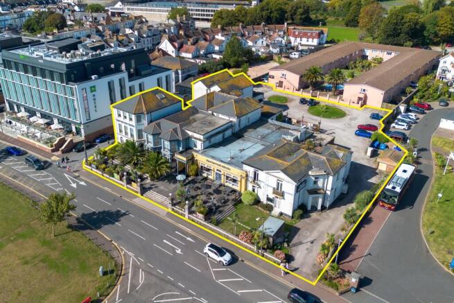 Inn on the Green, Paignton, Esplanade Road, Paignton TQ4 6BG