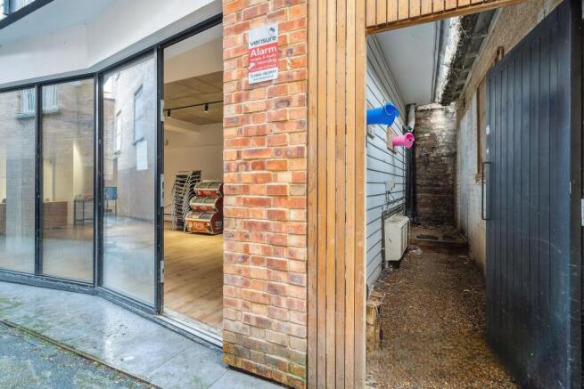 1 Kings Passage, Kingston upon Thames, KT1 1AQ