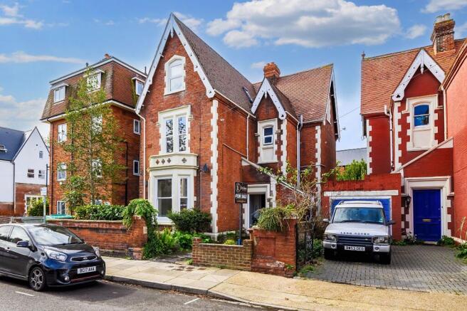 Flat 3 Mayfair Court, 9 St. Andrews Road, Southsea PO5 1EP