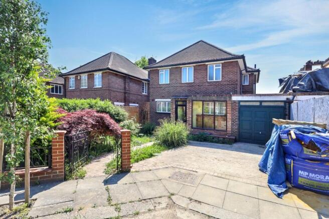 4 East Close, Ealing, London W5 3HE