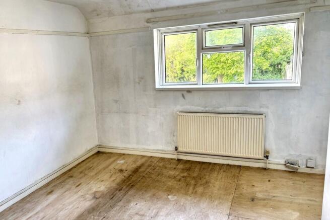 Flat A, 45 Goldings Crescent, Basildon, Essex, SS16 4RX