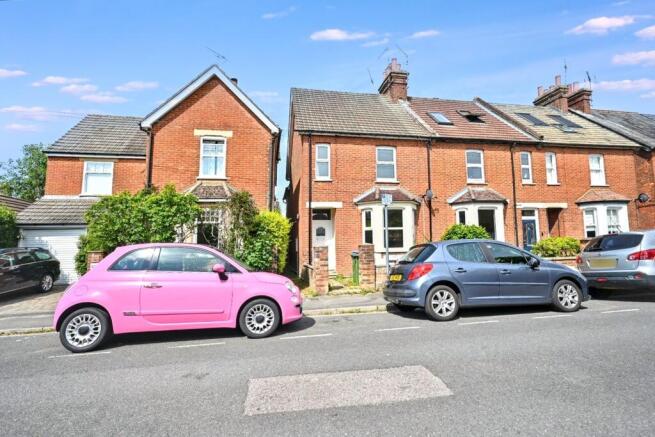82 Bedford Road, Horsham, RH13 5BH