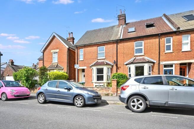 82 Bedford Road, Horsham, RH13 5BH