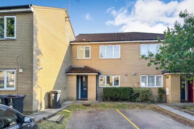 5 Dobsons Close, Rayleigh, Essex, SS6 7NZ
