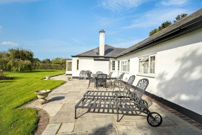 Chellows Gate, Chellows Lane, Crowhurst, Lingfield, Surrey RH7 6LU