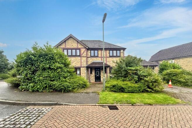 1 Deacon Place, Caterham, Surrey, CR3 5FN