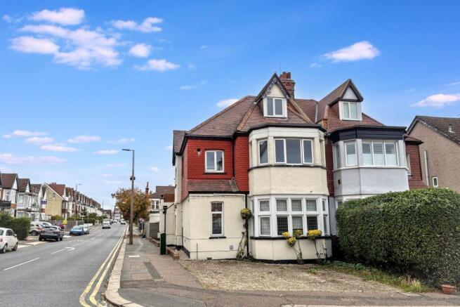 Flat 4, Canterbury Court, 44 Ailsa Road, Westcliff on Sea, SS0 8BL