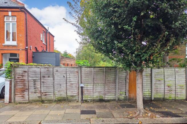 20 Hovden Road, Cricklewood, London NW2 3XD