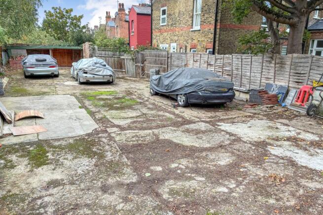 20 Hovden Road, Cricklewood, London NW2 3XD