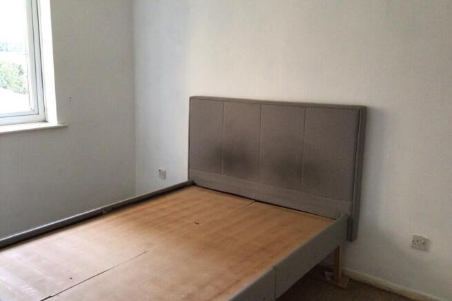 Flat 10 Wyvern House, Bridge Road, Grays, Essex, RM17 6RS