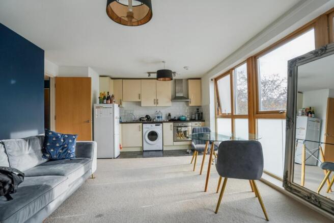 Flat 18 Estreham House, 12 Streatham Place, London, SW2 4PZ