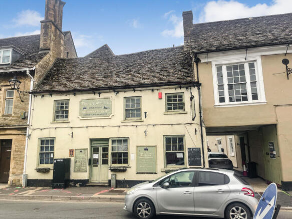 The Crown Inn, High Street, Lechlade GL7 3AE