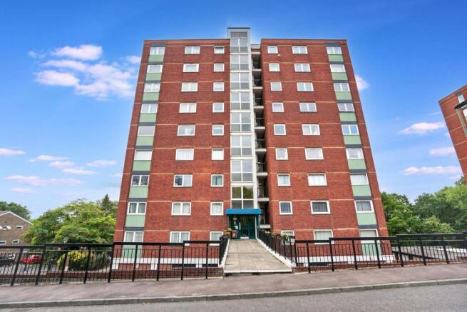 Flat 23 Keats House, Porchester Mead, Beckenham, BR3 1TD