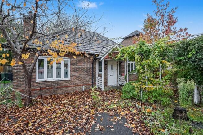 7 Greyhound Chase, Ashford, Kent, TN23 5LL