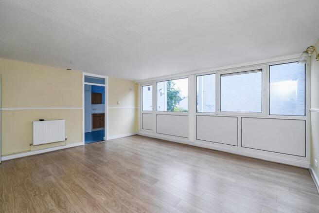 Flat 79 Mountbatten Square, Ward Royal, Windsor, SL4 1SZ