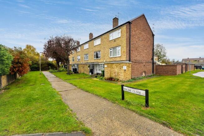 6A Holme Close, Cheshunt, Waltham Cross EN8 8ST