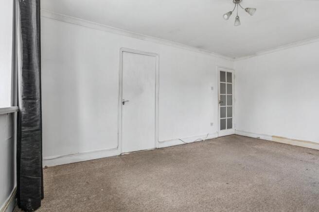 Flat 10 Wyvern House, Bridge Road, Grays, Essex, RM17 6RS