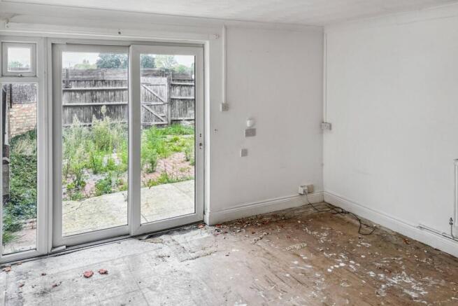 118 Wimbish End, Basildon, Essex, SS13 3PE