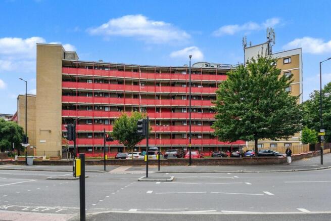 Flat 14, Albert Starr House, Haddonfield Estate, Bush Road, Surrey Quays, London SE8 5AS