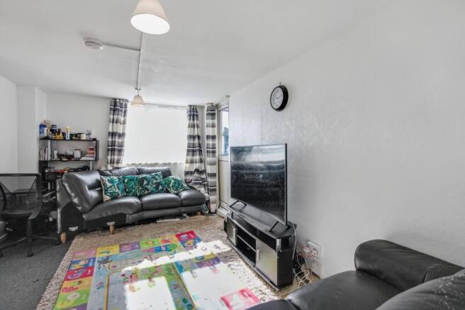 Flat 74 Gainsborough House, Ayley Croft, Enfield, Middlesex, EN1 1XZ
