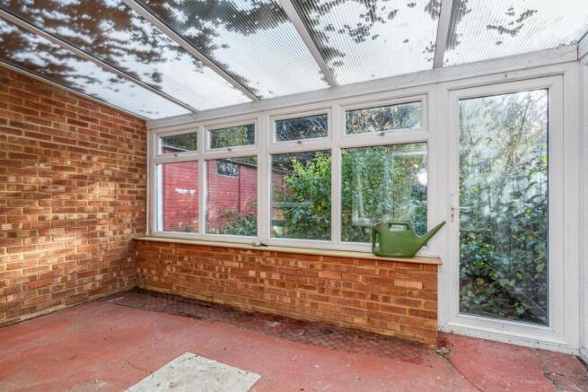 5 West Road, Farnborough, Hampshire, GU14 8EZ