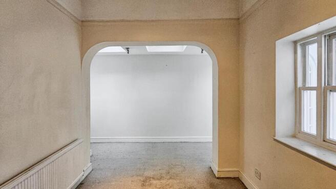 Flat 6 Edinburgh House, 56-57 Courtfield Gardens, London SW5 0NF
