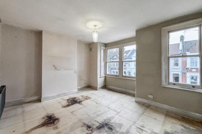 Flat B, 80 Charteris Road, Brent, London NW6 7EX
