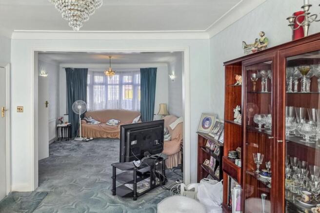 64 Alicia Gardens, Kenton, Harrow, Middlesex HA3 8JE