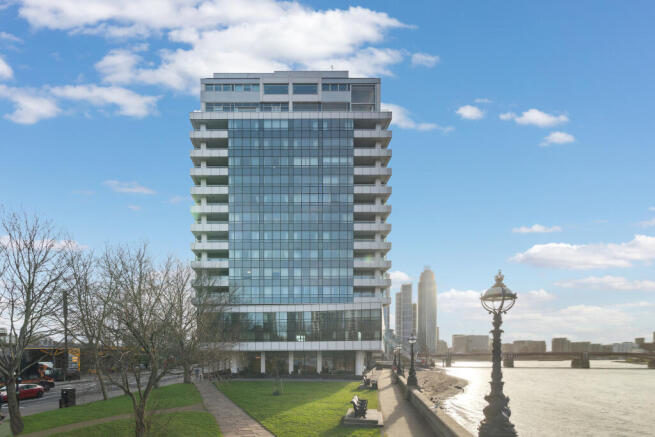 Flat 22, Peninsula Heights, 93 Albert Embankment, Vauxhall, London, SE1 7TY