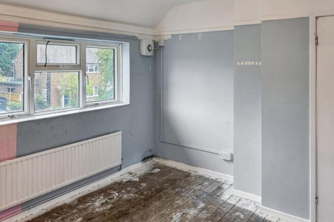 Flat A, 47 Goldings Crescent, Basildon, Essex, SS16 4RX