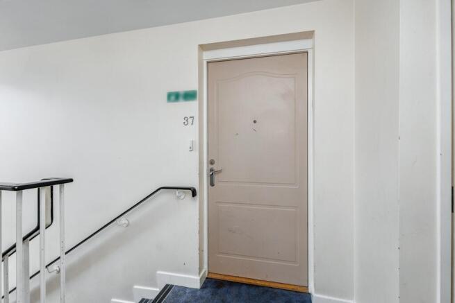 37 Clear Water Place, The Waterways, Oxford, OX2 7NL