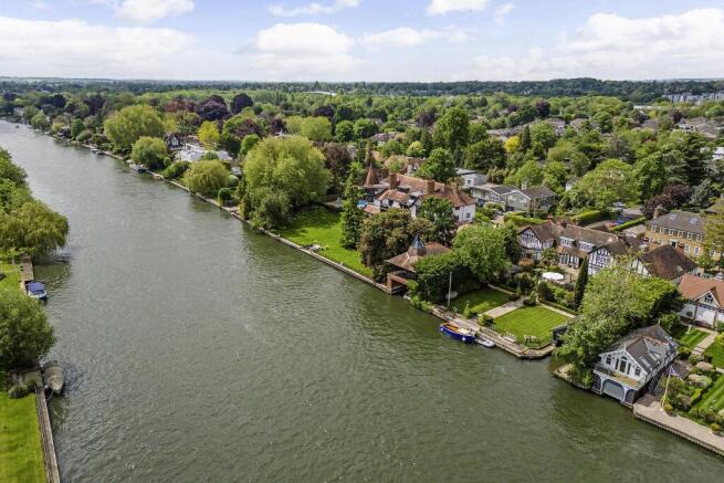 Doannee House, Fishery Road, Bray, Berkshire, SL6 1UN