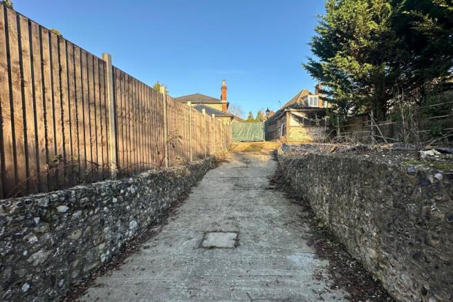 22 Marlpit Lane, Coulsdon, Croydon, CR5 2HB