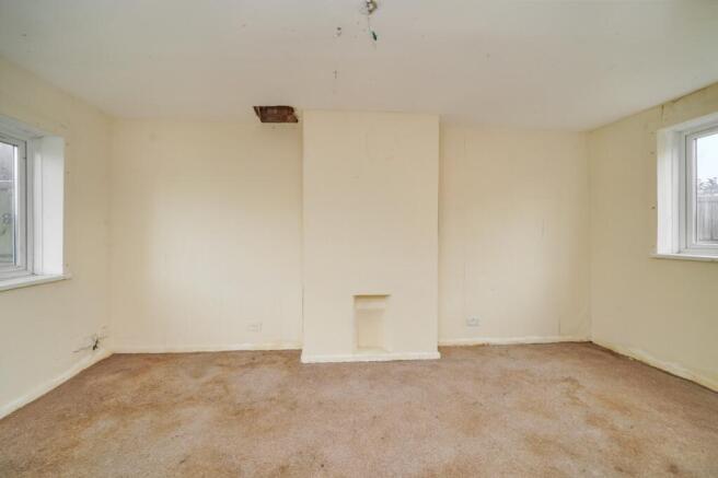 15 Monarch Close, Feltham TW14 8BB